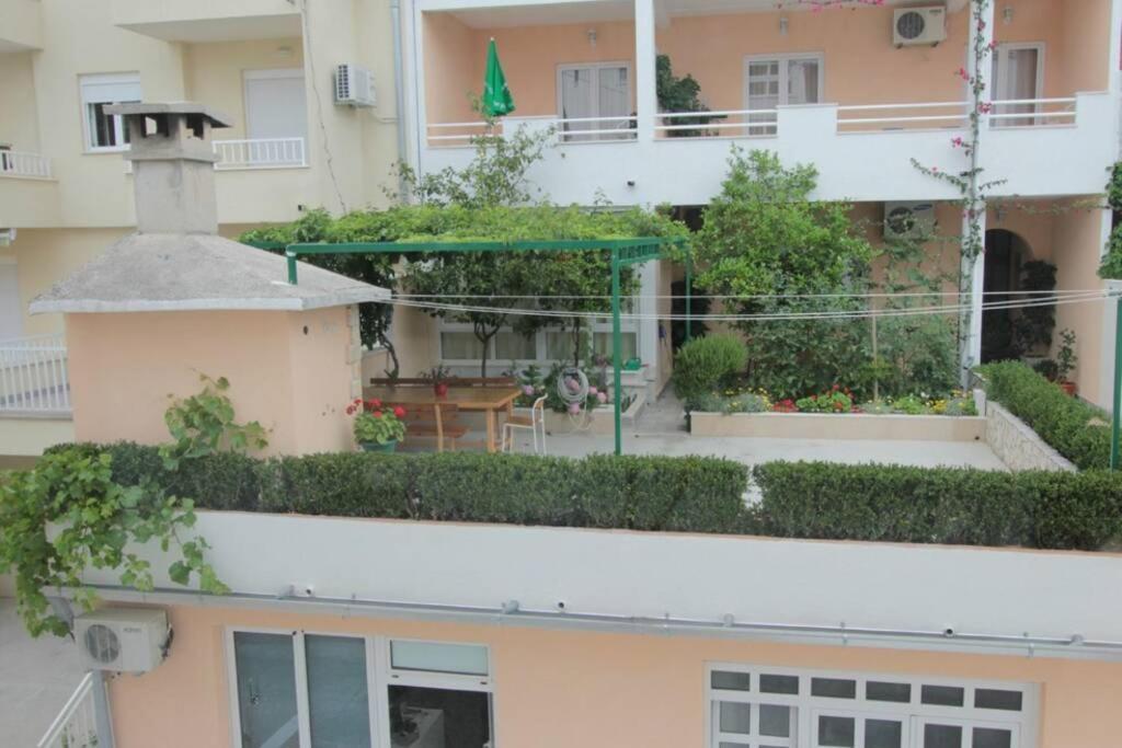 Cosey Studio Apartment For 2 Free Private Parking Макарска Екстериор снимка