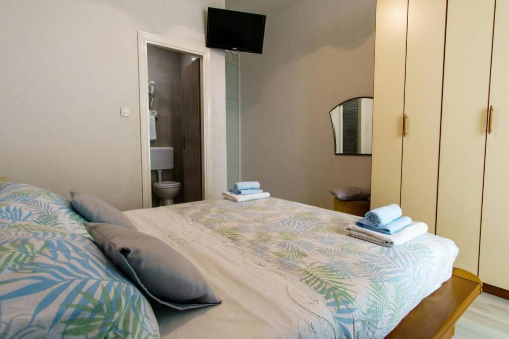 Cosey Studio Apartment For 2 Free Private Parking Макарска Екстериор снимка